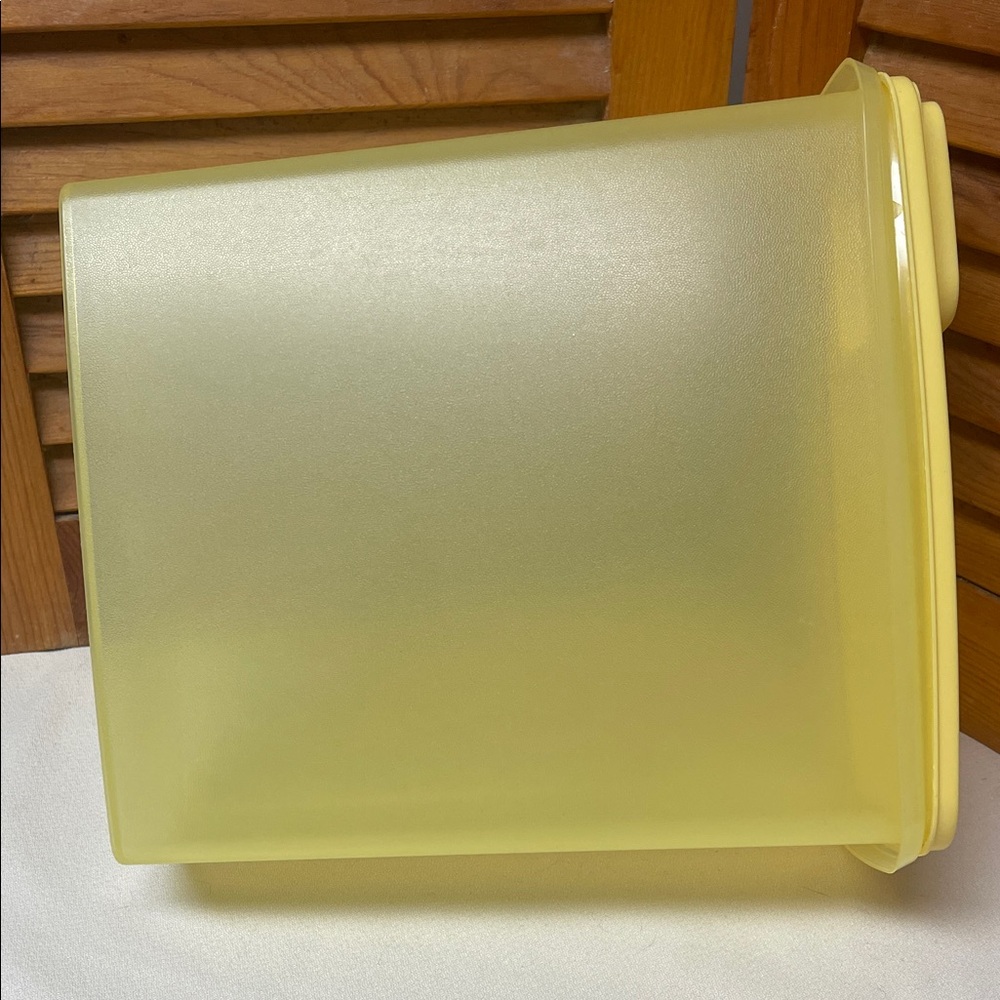 Tupperware Large Cereal Storage Container - Picture 13 of 16
